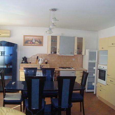 Lotusz Apartments In Mestecǎneşti Exterior foto