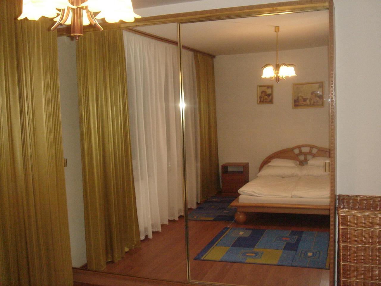 Lotusz Apartments In Mestecǎneşti Exterior foto